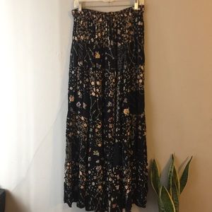 Vintage black floral flowy long skirt